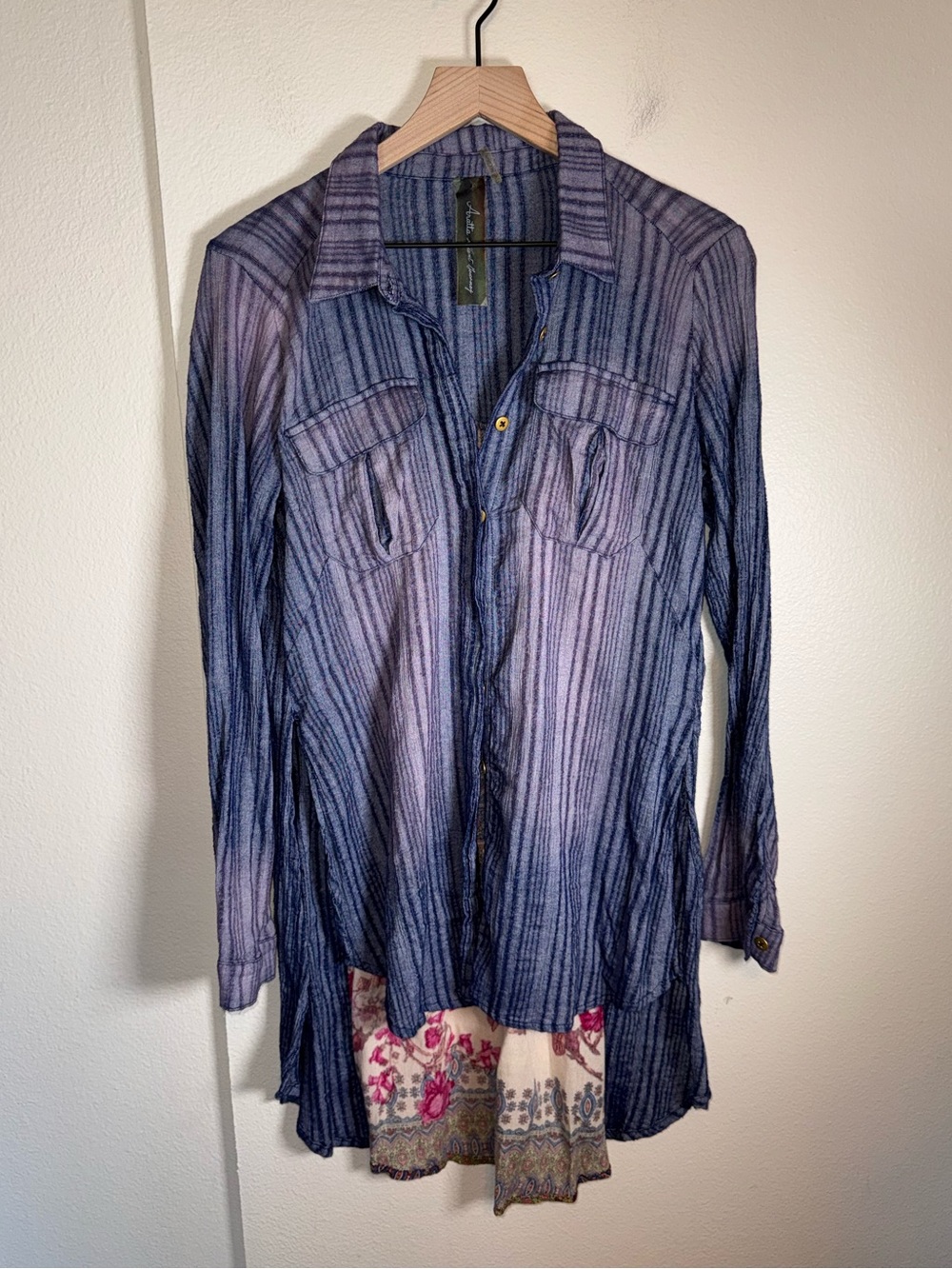 ARATTA SILENT JOURNEY oversize hombre cutout floral back buttonup blouse XS